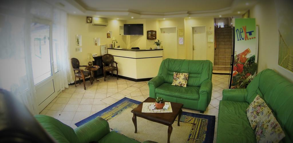 B&B Villa Evandjelina Sremska Kamenica Exteriör bild