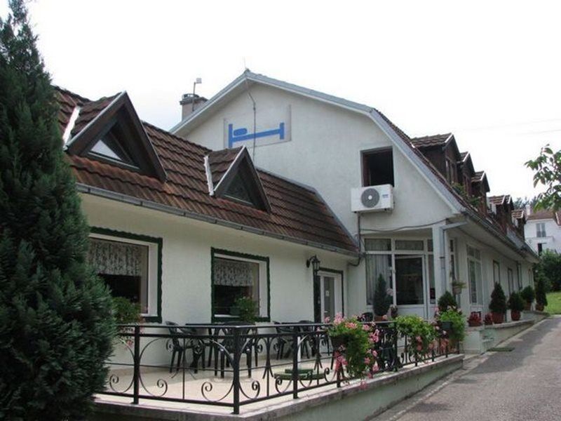 B&B Villa Evandjelina Sremska Kamenica Exteriör bild