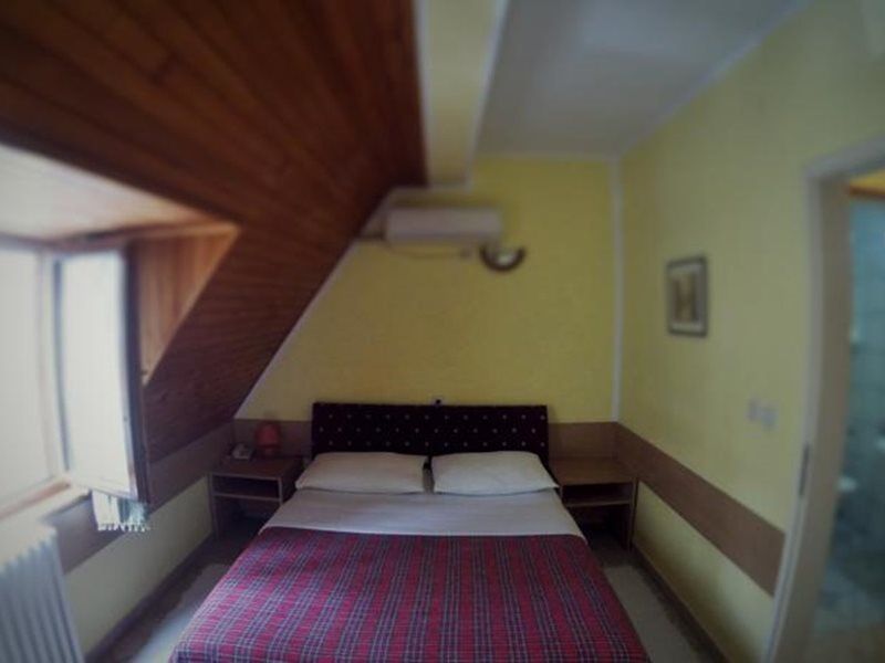 B&B Villa Evandjelina Sremska Kamenica Exteriör bild