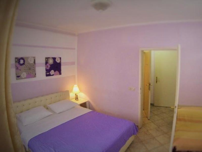 B&B Villa Evandjelina Sremska Kamenica Exteriör bild