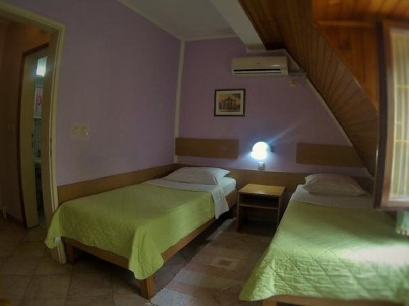 B&B Villa Evandjelina Sremska Kamenica Exteriör bild